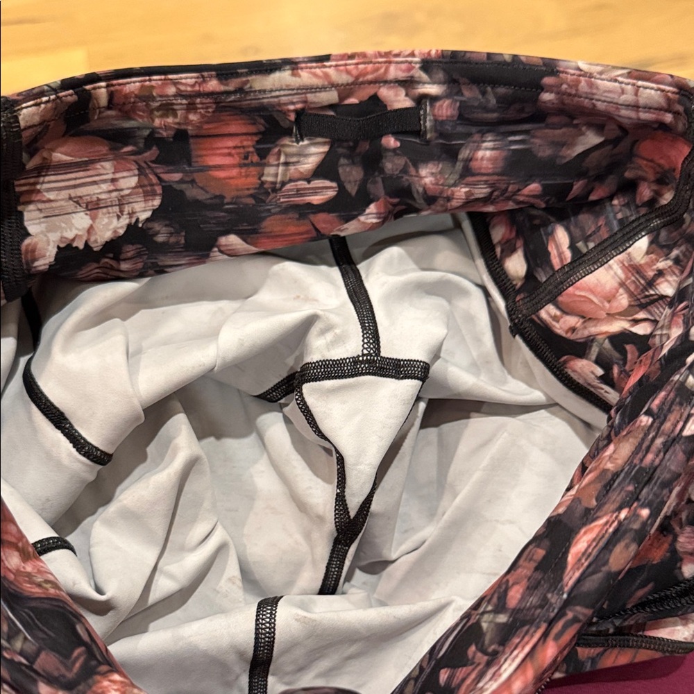 lululemon athletica Floral Peony Print Leggings & Sports Bra Set - Picture 6 of 10